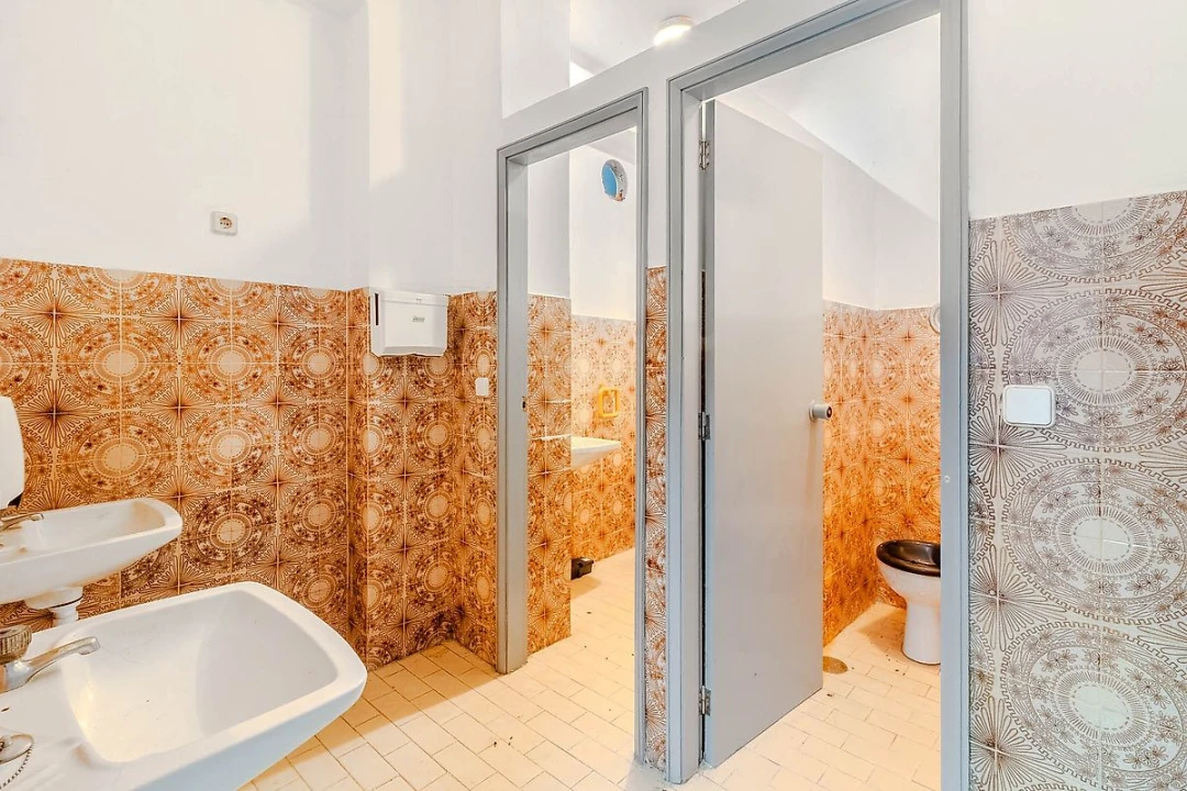 Loja para Arrendamento em Paranhos Foto 14