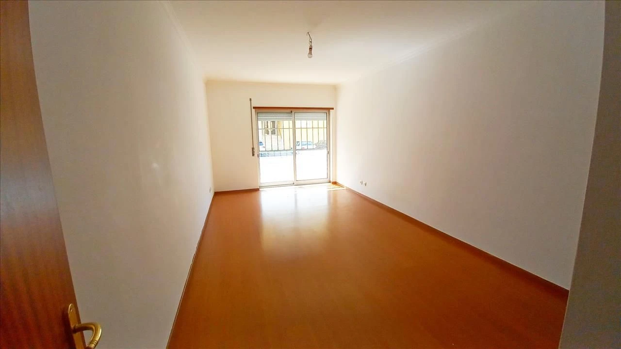 Apartamento T4 para Venda em Barreiro e Lavradio Foto 11