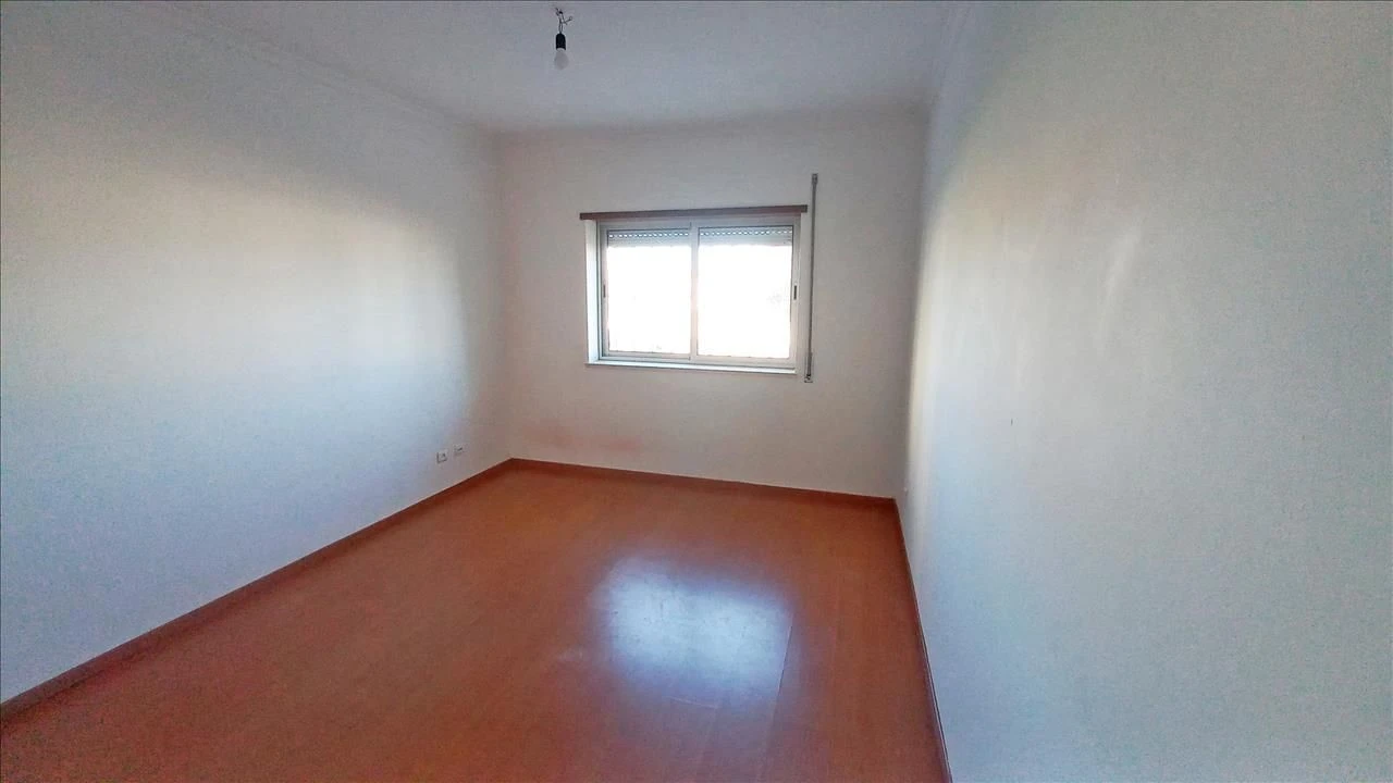 Apartamento T4 para Venda em Barreiro e Lavradio Foto 13