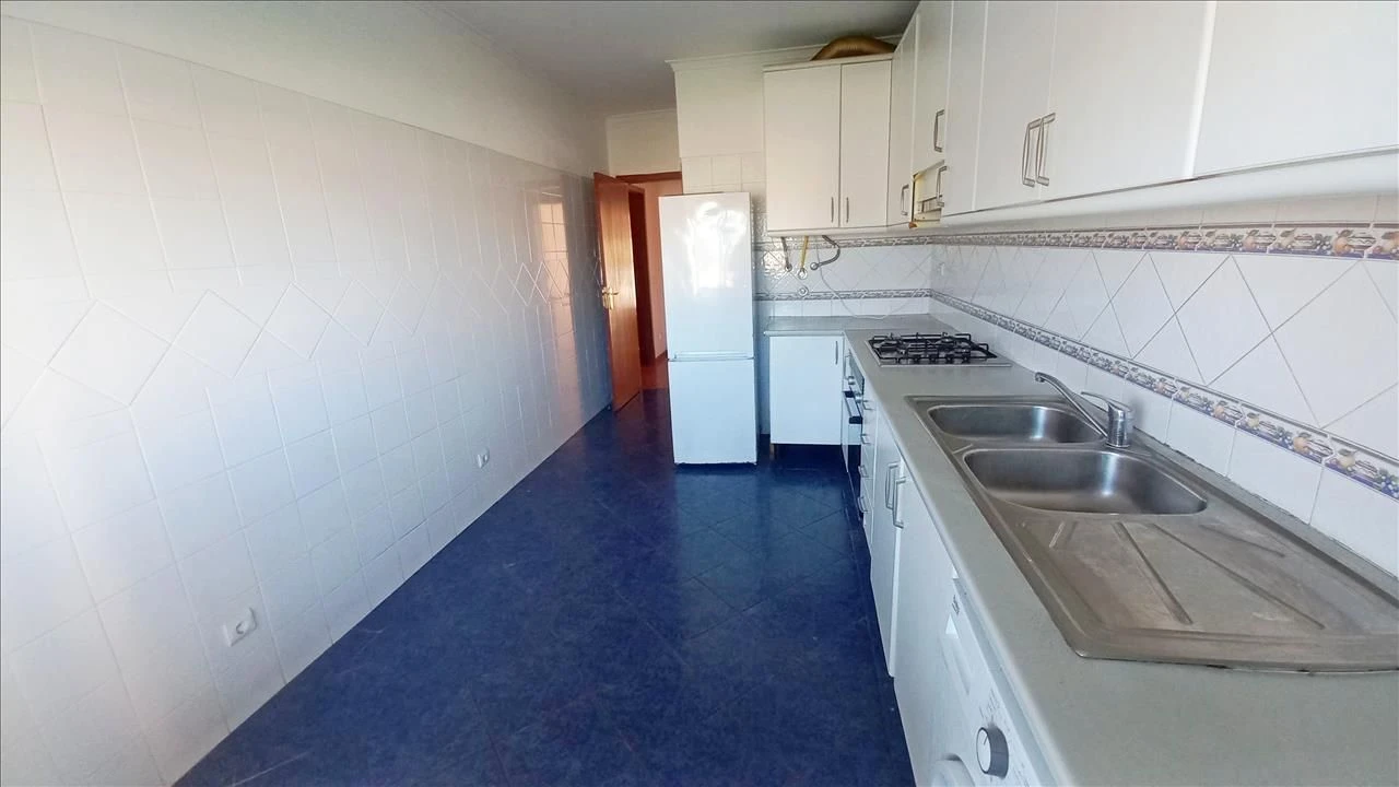 Apartamento T4 para Venda em Barreiro e Lavradio Foto 6