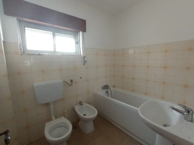 Apartamento T3 para Venda em Carregado e Cadafais Foto 13