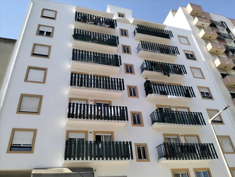 Apartamento T3 para Venda em Carregado e Cadafais Foto 14