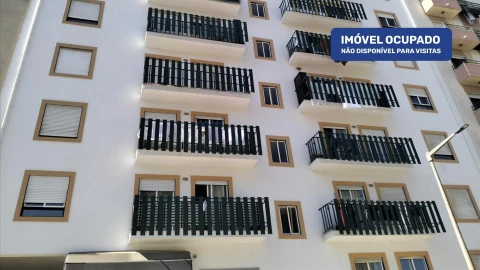Apartamento T3 para Venda em Carregado e Cadafais