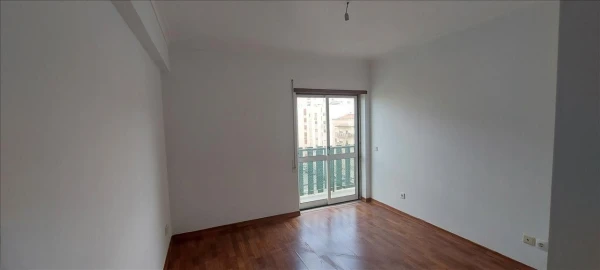 Apartamento T3 para Venda em Carregado e Cadafais