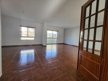 Apartamento T3 para Venda em Carregado e Cadafais