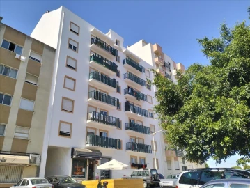 Apartamento T3 para Venda em Carregado e Cadafais