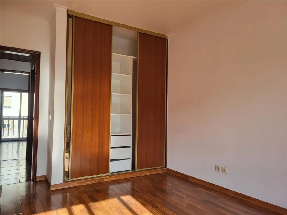 Apartamento T3 para Venda em Carregado e Cadafais Foto 11