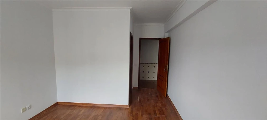 Apartamento T3 para Venda em Carregado e Cadafais Foto 8