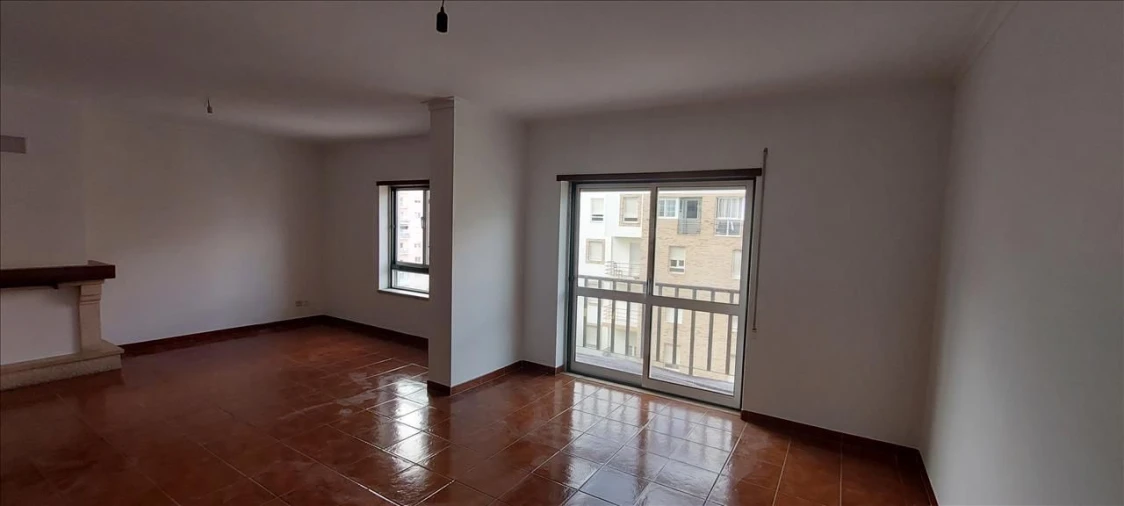 Apartamento T3 para Venda em Carregado e Cadafais Foto 2