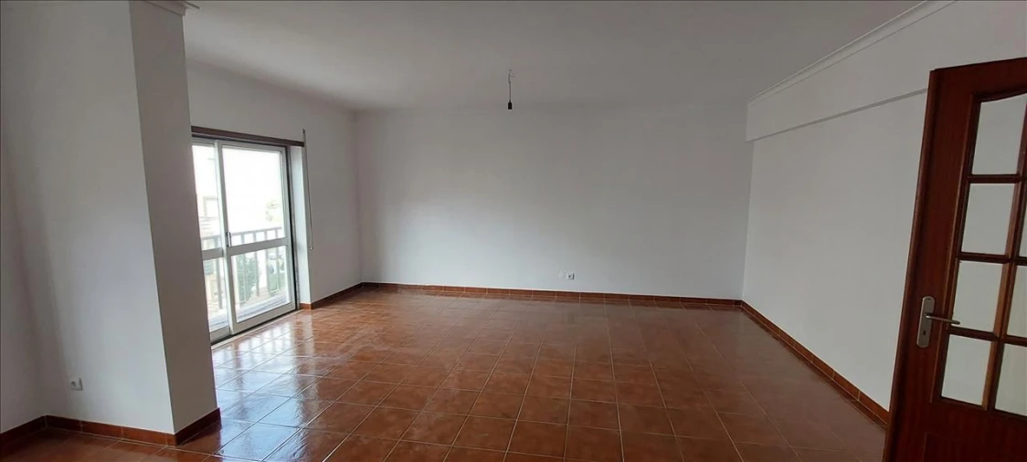 Apartamento T3 para Venda em Carregado e Cadafais Foto 4