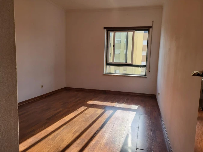 Apartamento T3 para Venda em Carregado e Cadafais Foto 12