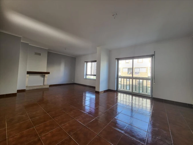 Apartamento T3 para Venda em Carregado e Cadafais Foto 3