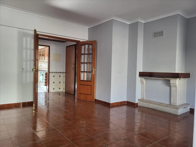 Apartamento T3 para Venda em Carregado e Cadafais Foto 4