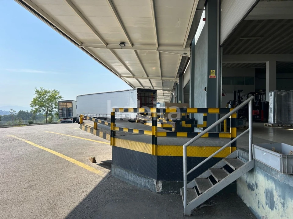 Armazém para Arrendamento em Escapães Foto 4