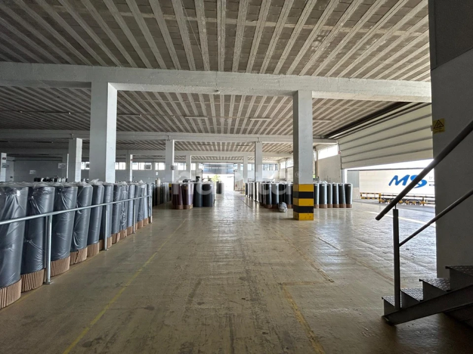 Armazém para Arrendamento em Escapães Foto 9