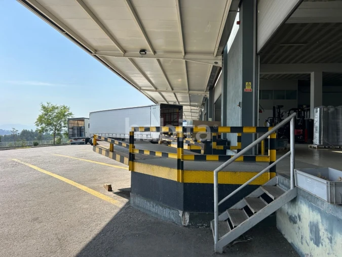 Armazém para Arrendamento em Escapães Foto 4