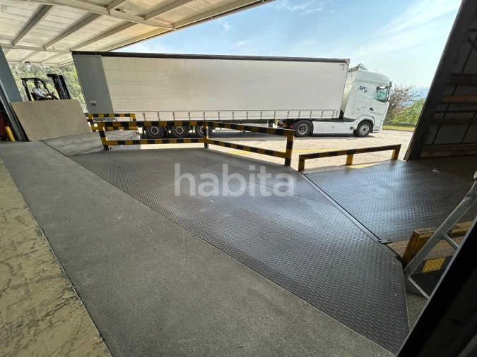 Armazém para Arrendamento em Escapães Foto 13