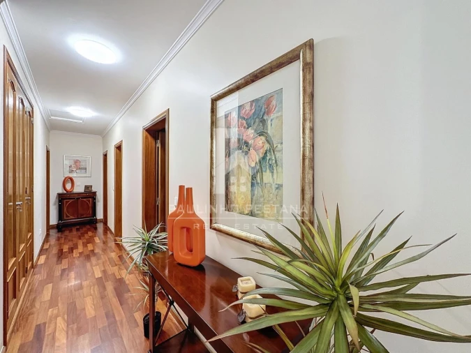 Quinta T3 para Venda em Funchal (Santa Maria Maior) Foto 10