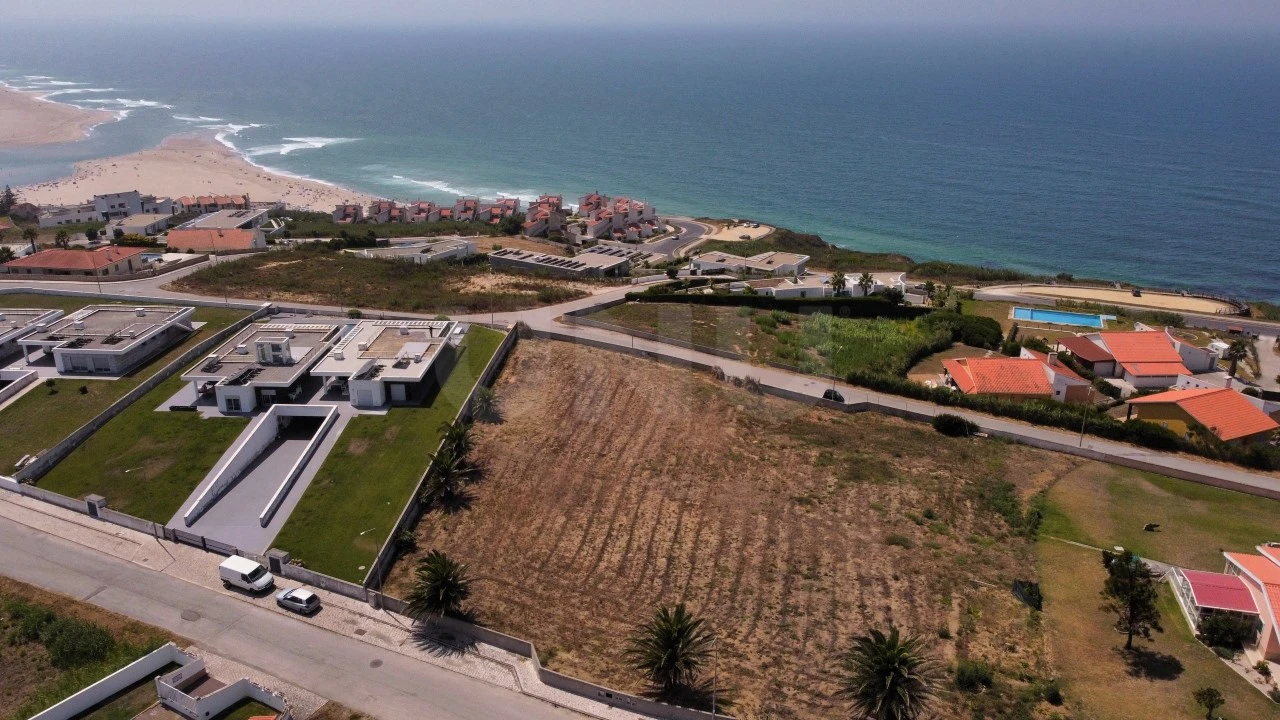 Terreno para Venda em Foz do Arelho Foto 1