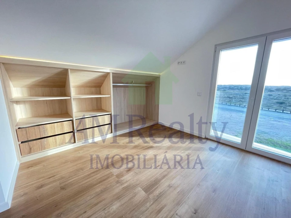 Moradia T2 para Venda em Atouguia da Baleia Foto 8