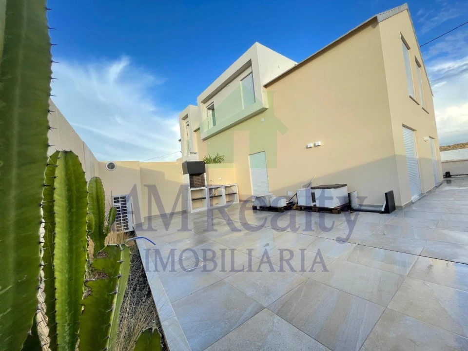 Moradia T2 para Venda em Atouguia da Baleia Foto 16