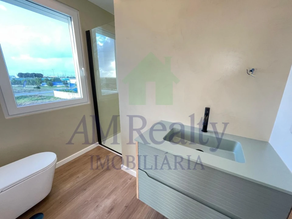 Moradia T2 para Venda em Atouguia da Baleia Foto 11