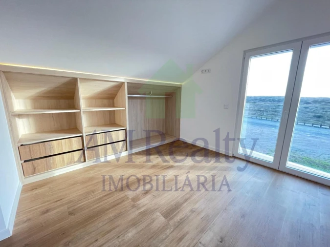 Moradia T2 para Venda em Atouguia da Baleia Foto 8