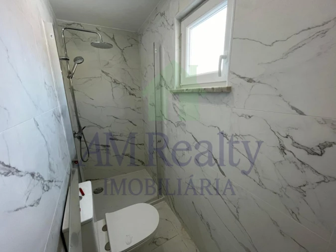 Moradia T3 para Venda em Miragaia e Marteleira Foto 8