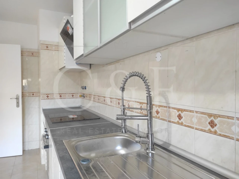 Apartamento T2 para Venda em Algueirão-Mem Martins Foto 4