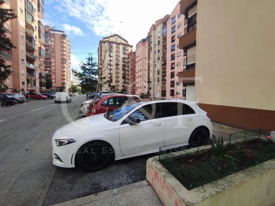 Apartamento T2 para Venda em Algueirão-Mem Martins Foto 28