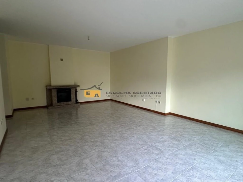Apartamento T2 para Venda em Cidade da Maia Foto 5