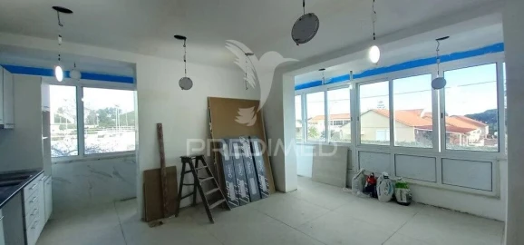 Apartamento T4 para Venda em Laranjeiro e Feijó