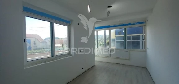 Apartamento T4 para Venda em Laranjeiro e Feijó