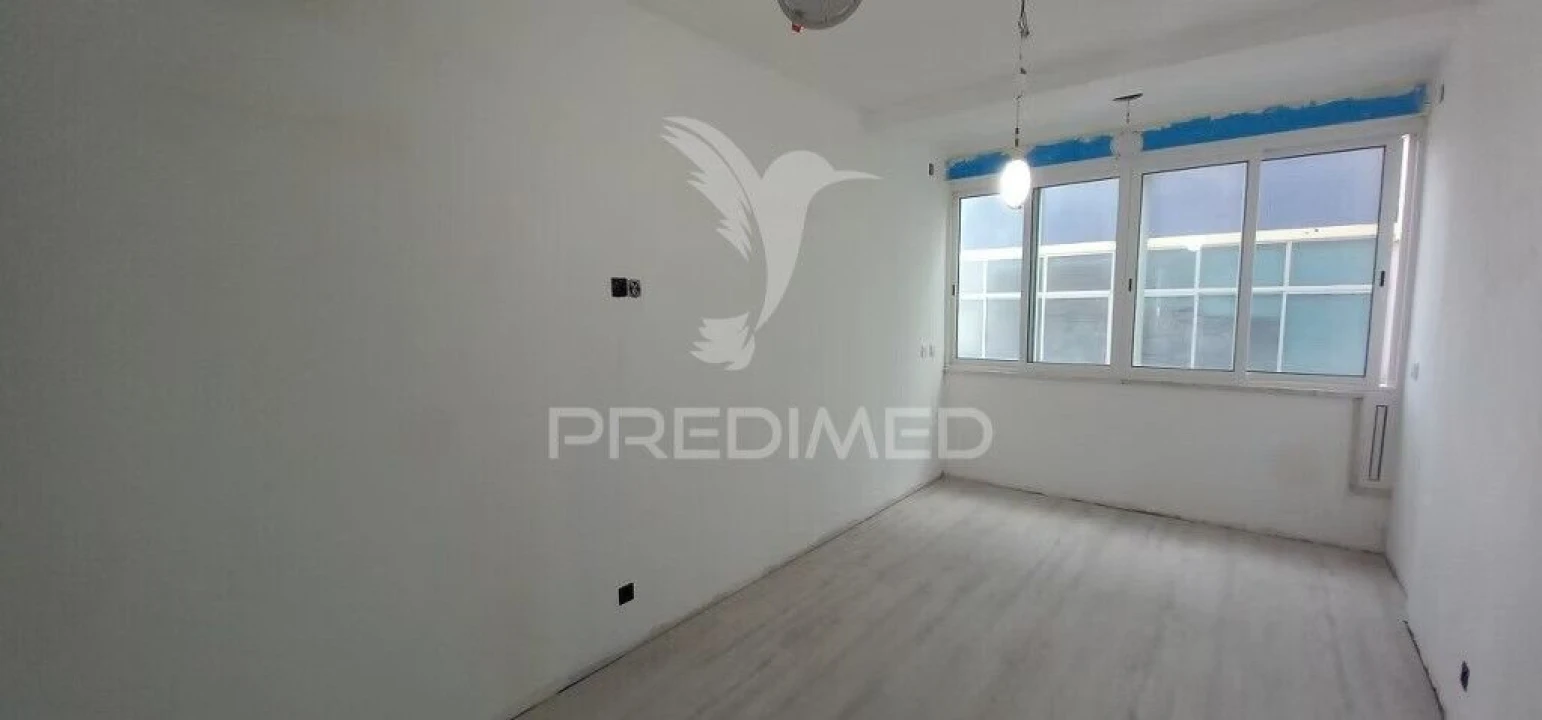 Apartamento T4 para Venda em Laranjeiro e Feijó Foto 10