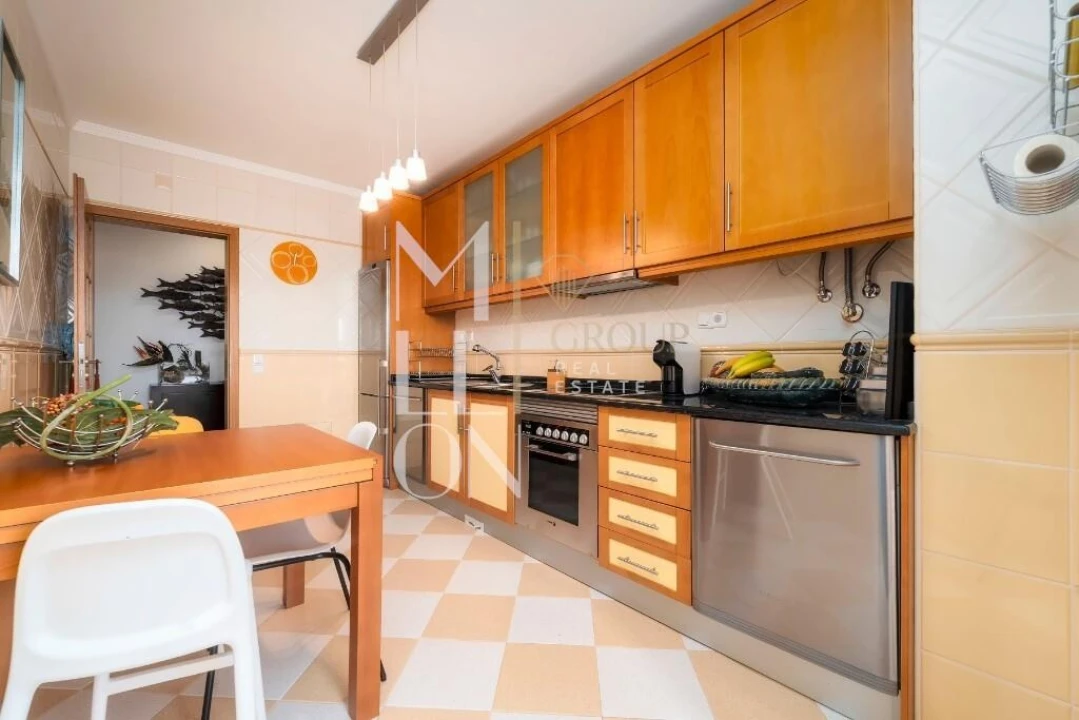 Apartamento T3 para Venda em Quarteira Foto 17