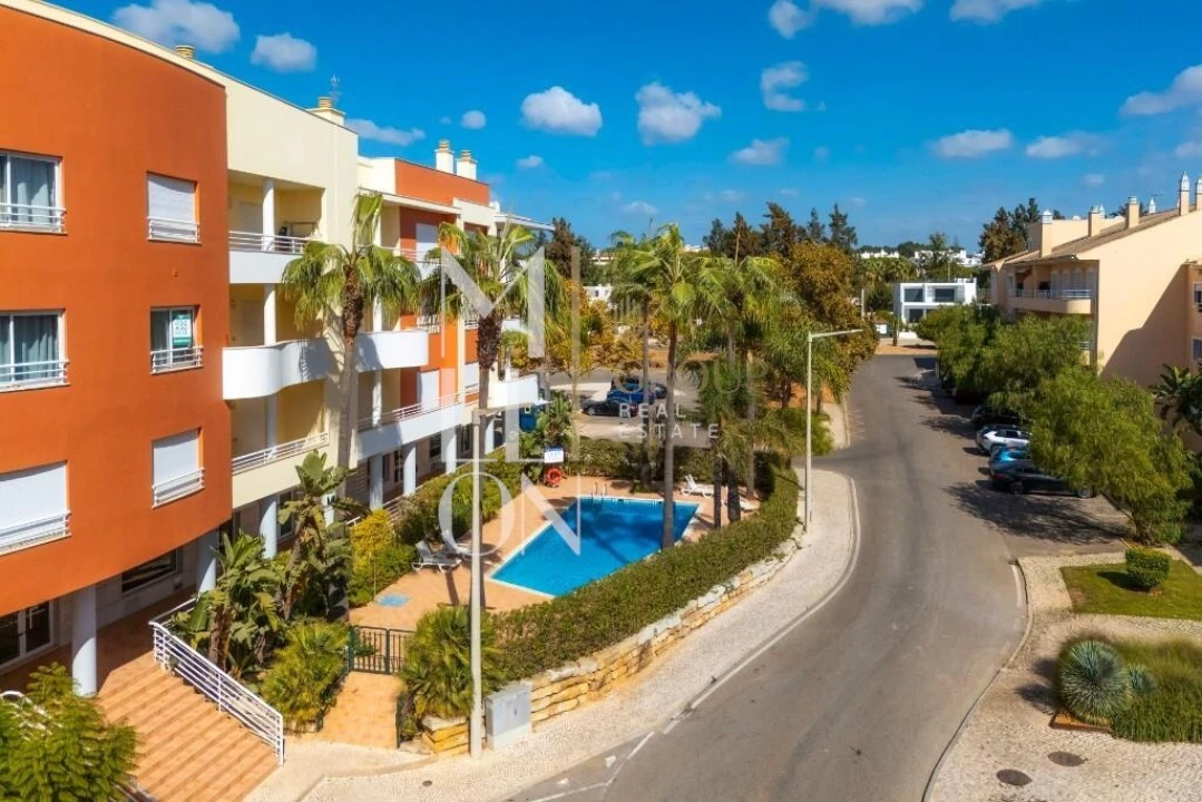 Apartamento T3 para Venda em Quarteira Foto 47