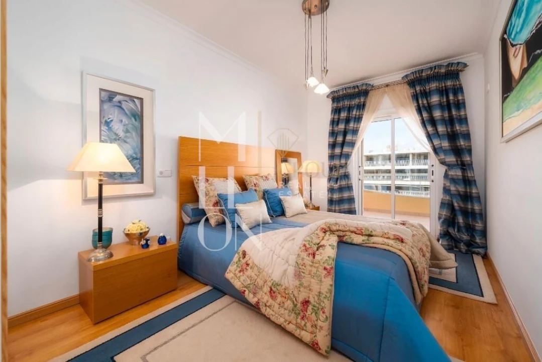 Apartamento T3 para Venda em Quarteira Foto 32