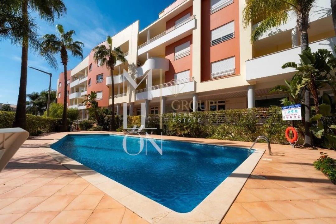 Apartamento T3 para Venda em Quarteira Foto 3