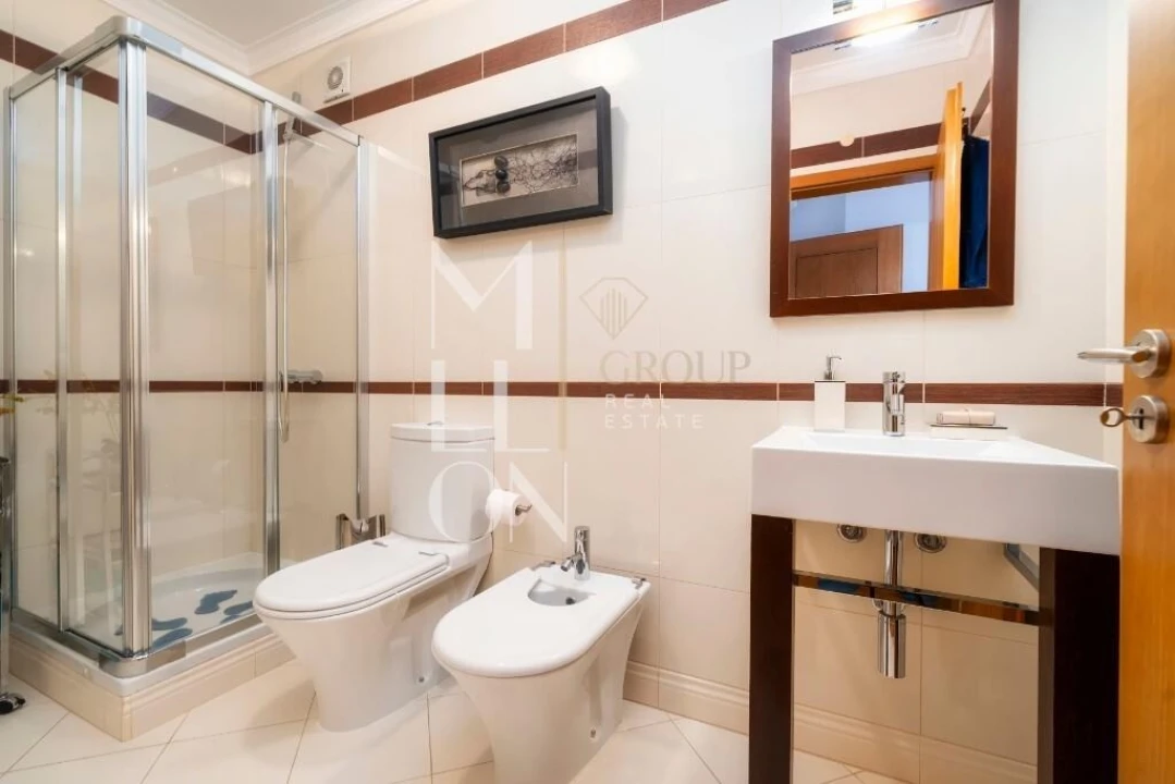 Apartamento T3 para Venda em Quarteira Foto 30