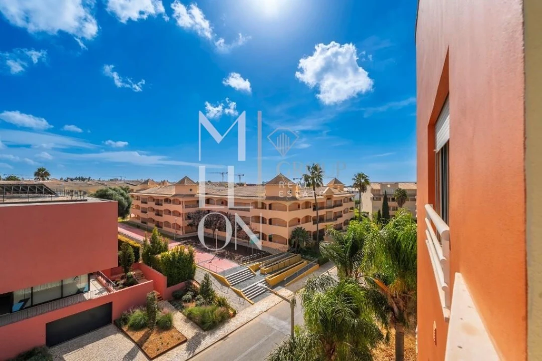 Apartamento T3 para Venda em Quarteira Foto 13