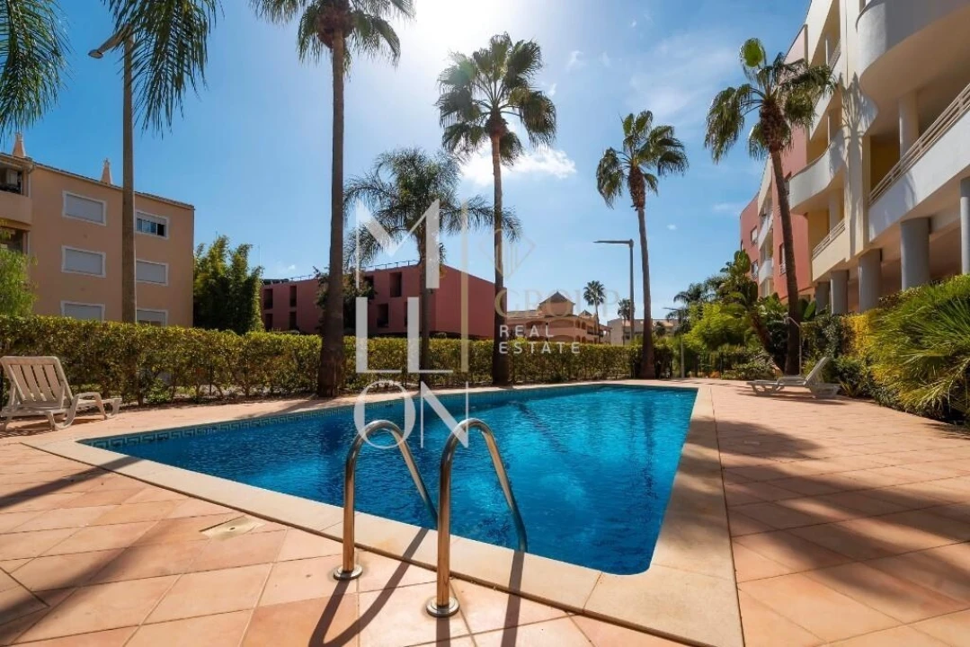 Apartamento T3 para Venda em Quarteira Foto 4
