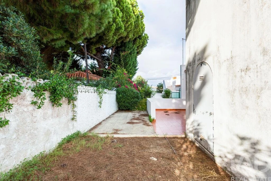 Moradia T2 para Venda em Albufeira e Olhos de Água Foto 26
