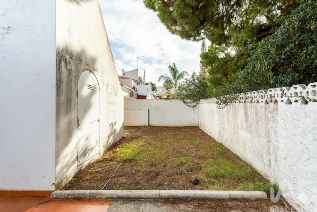 Moradia T2 para Venda em Albufeira e Olhos de Água Foto 27