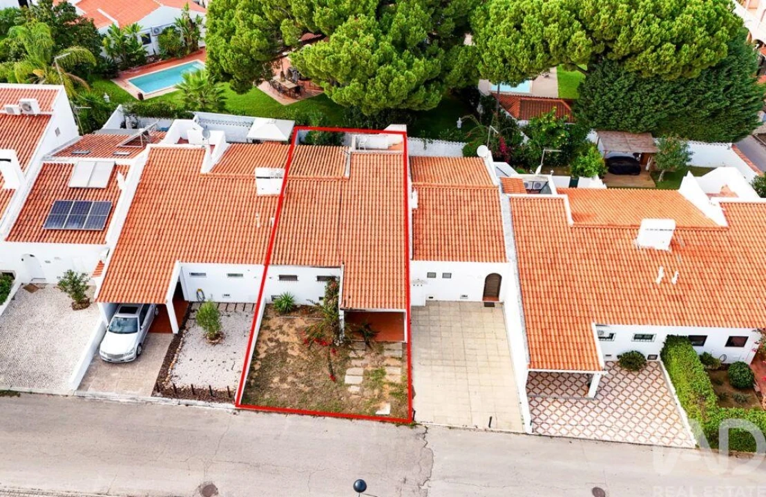 Moradia T2 para Venda em Albufeira e Olhos de Água Foto 2