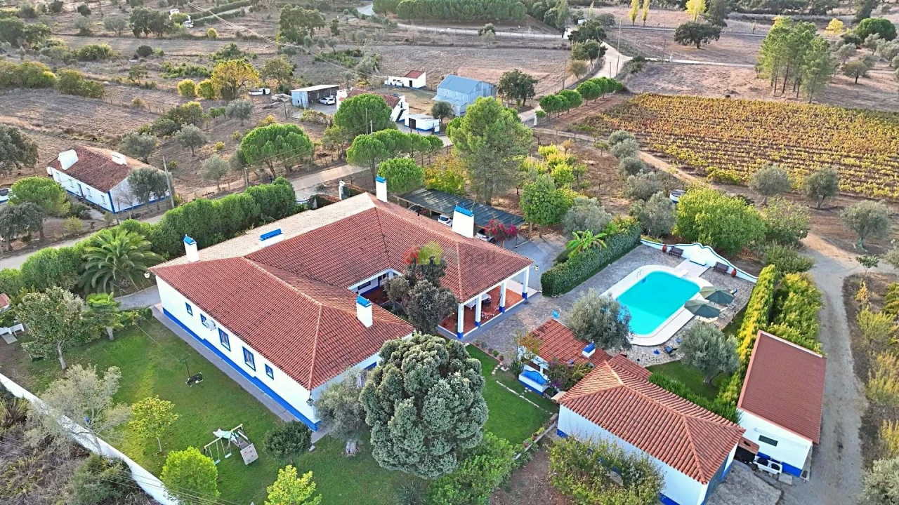 Quinta T5 para Venda em Nossa Senhora da Vila, Nossa Senhora do Bispo e Silveiras Foto 4