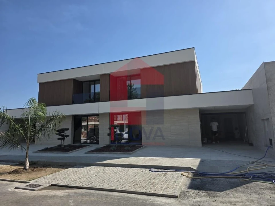 Moradia T3 para Venda em Turiz Foto 28