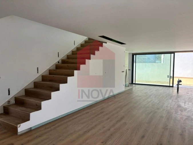 Moradia T3 para Venda em Turiz Foto 8