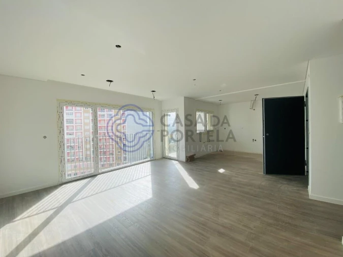 Apartamento T2 para Venda em Corroios Foto 2