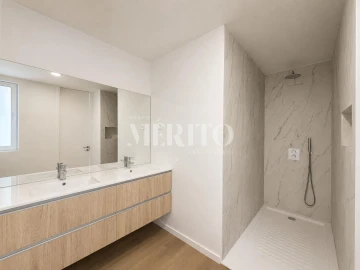 Moradia T3 para Venda em Lanhoso