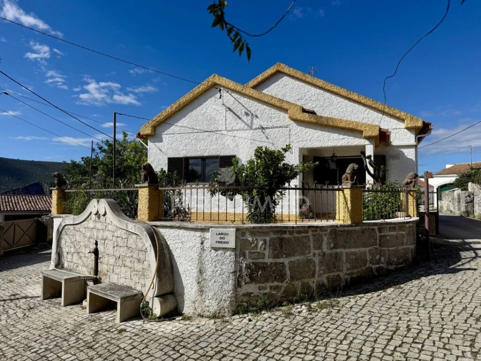 Moradia T2 para Venda em Porto de Mós - São João Baptista e São Pedro Foto 4